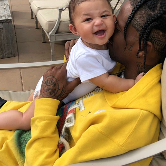 Travis Scott et sa fille Stormi à New York. Photo publiée le 22 août 2018 sur Instagram.