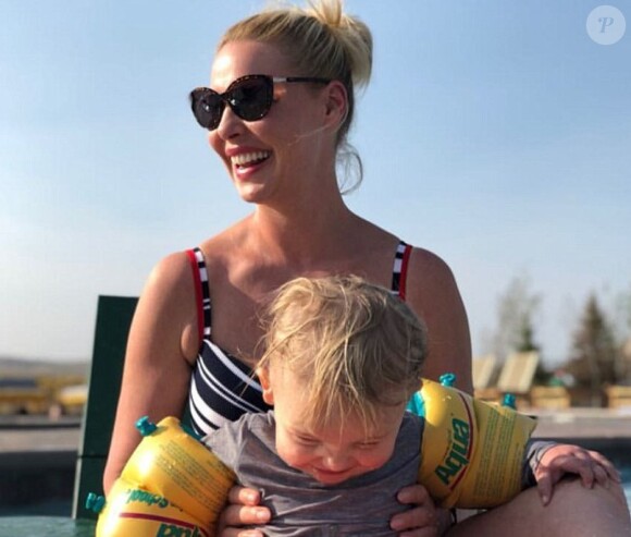 Katherine Heigl a partagé des photos de sa journée à la piscine avec sa famille sur Instagram, août 2018