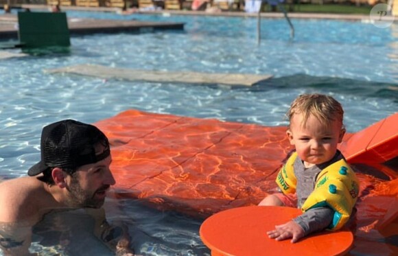 Katherine Heigl a partagé des photos de sa journée à la piscine avec sa famille sur Instagram, août 2018
