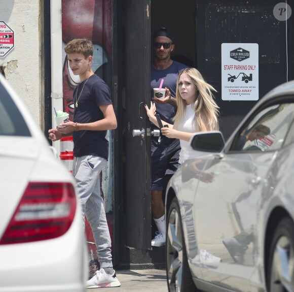 David Beckham et son fils Romeo - Exclusif - La famille Beckham est allée manger une glace chez Cold Rolling Ice Cream Company à Los Angeles, le 29 juillet 2018.