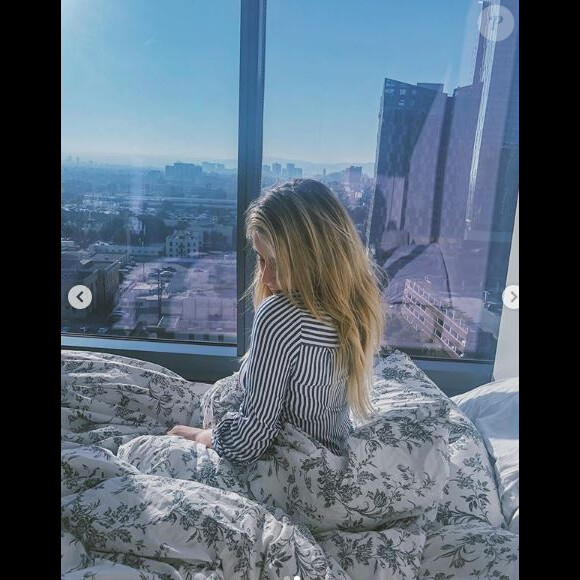 Darina Scotti pose dans son lit depuis Los Angeles sur Instagram, le 21 août 2018.