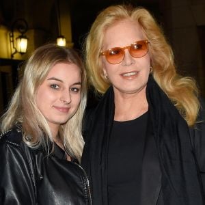 Semi-Exclusif - Sylvie Vartan avec sa fille Darina Scotti-Vartan à la générale de la pièce "La Vraie Vie" au théâtre Edouard 7 à Paris, le 18 septembre 2017. © Guirec Coadic/Bestimage