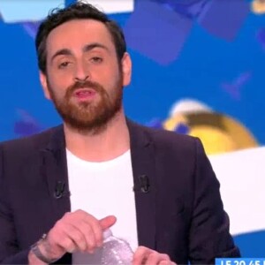 Camille Combal dévoile sa petite amie dans "TPMP", 29 mars 2018, C8