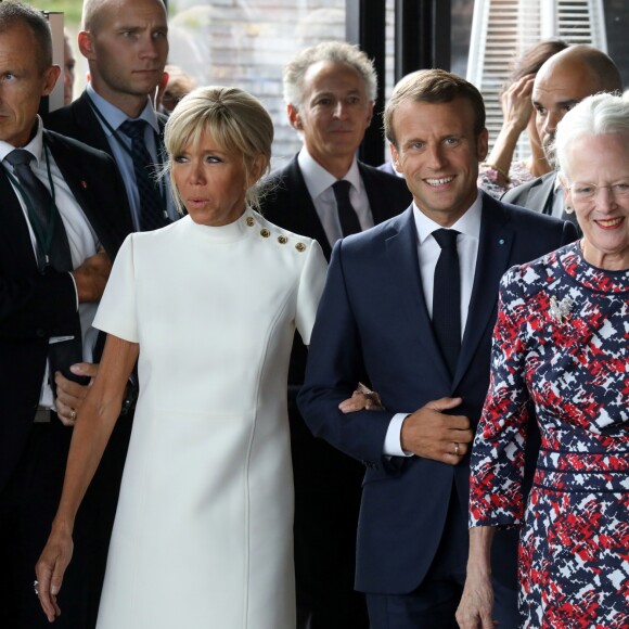 Le président Emmanuel Macron et sa épouse Brigitte Macron ont assisté à la la réception de retour offerte en l'honneur de Sa Majesté la reine Margrethe II de Danemark sur le parvis du théâtre royal de Copenhague, le 29 août 2018. © Ludovic Marin / Pool / Bestimage