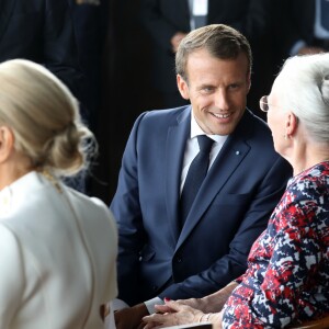 Le président Emmanuel Macron et sa épouse Brigitte Macron ont assisté à la la réception de retour offerte en l'honneur de Sa Majesté la reine Margrethe II de Danemark sur le parvis du théâtre royal de Copenhague, le 29 août 2018. © Ludovic Marin / Pool / Bestimage