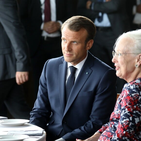 Le président Emmanuel Macron et sa épouse Brigitte Macron ont assisté à la la réception de retour offerte en l'honneur de Sa Majesté la reine Margrethe II de Danemark sur le parvis du théâtre royal de Copenhague, le 29 août 2018. © Ludovic Marin / Pool / Bestimage