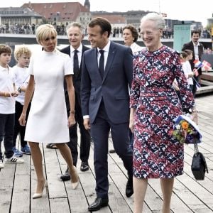 Le président Emmanuel Macron et sa épouse Brigitte Macron ont assisté à la réception de retour offerte en l'honneur de Sa Majesté la reine Margrethe II de Danemark sur le parvis du théâtre royal de Copenhague, le 29 août 2018.