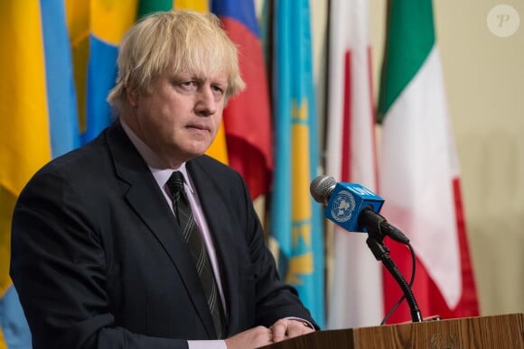 Le ministre des affaires étrangères britannique Boris Johnson lors d'une conférence de presse au siège de l'Organisation des Nations Unies à New York, le 23 mars 2017, concernant la situation en Somalie et dans le sud du Soudan dans le cadre d'un conseil de sécurité.