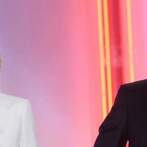 Sophie Davant et Michel Drucker avec sa chienne Isia - Enregistrement de l'émission "Vivement Dimanche" à Paris le 1er Avril 2015.