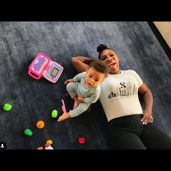 Serena Williams avec sa fille Olympia le 21 août 2018.