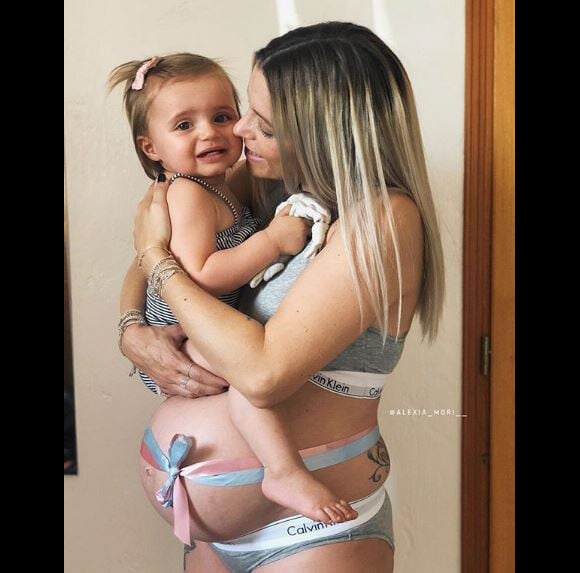 Alexia Mori enceinte avec sa fille Louise - Instagram, 15 juillet 2018