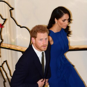 Le prince Harry, duc de Sussex, et Meghan Markle, duchesse de Sussex, à la sortie du gala musical "100 Days to Peace", célébrant le centenaire de la fin de la première guerre mondiale à Central Hall Westminster.