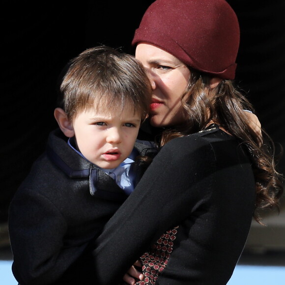 Charlotte Casiraghi et son fils Raphaël Elmaleh - La famille princière de Monaco au balcon du palais lors de la fête nationale monégasque, à Monaco, le 19 novembre 2017. © Dominique Jacovides/Bestimage