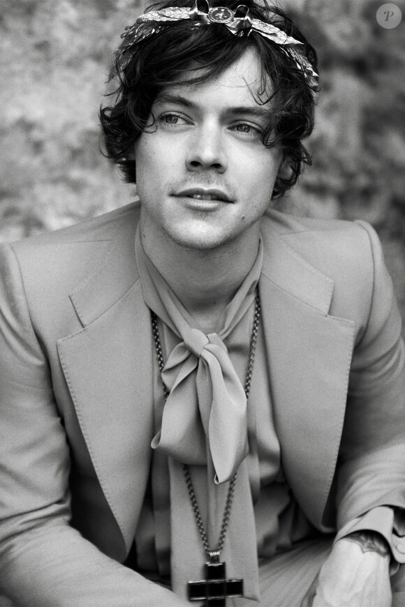 Harry Styles, visage de la nouvelle campagne Gucci Tailoring de Gucci. Photo par Glen Luchford.