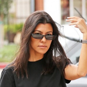 Exclusif - Kourtney Kardashian se balade avec Fai Khadra à West Hollywood le 25 septembre 2018