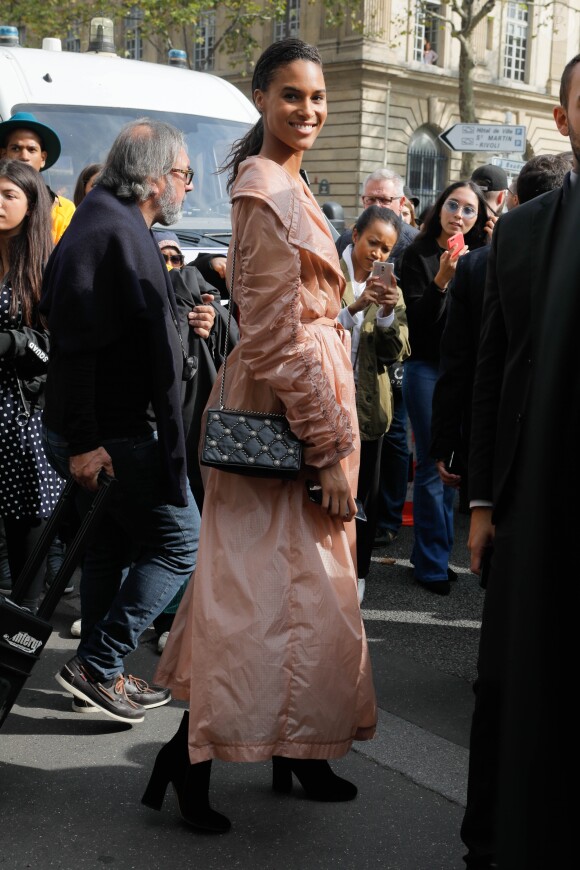 Cindy Bruna - People au défilé Balmain PAP femme printemps / été 2019 à l'hôtel de ville de Paris le 28 septembre 2018. © CVS / Veeren / Bestimage