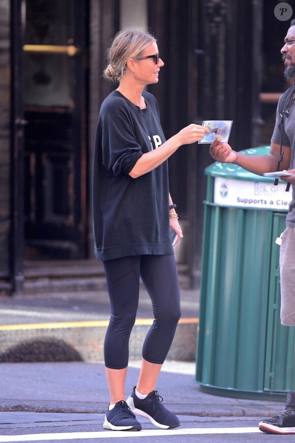 Exclusif - Gwyneth Paltrow est allée faire du shopping dans un magasin de lingerie avec un ami à New York, le 27 septembre 2018