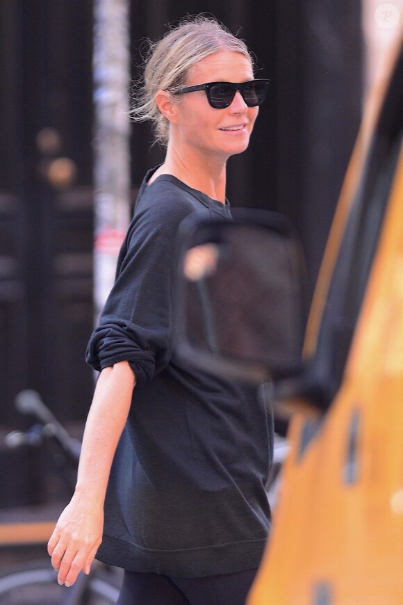 Exclusif - Gwyneth Paltrow est allée faire du shopping dans un magasin de lingerie avec un ami à New York, le 27 septembre 2018