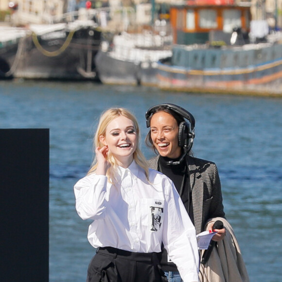 Elle Fanning en répétition pour le défilé l'Oréal Paris 2018 sur la Seine le 30 septembre 2018. © CVS / Veeren / Bestimage