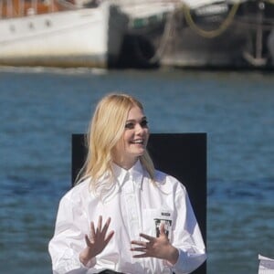 Elle Fanning en répétition pour le défilé l'Oréal Paris 2018 sur la Seine le 30 septembre 2018. © CVS / Veeren / Bestimage