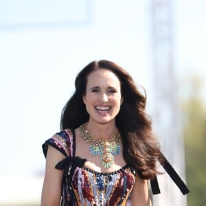 Andie MacDowell - Défilé L'Oréal Paris 2018 sur la Seine le 30 septembre 2018. © Cyril Moreau / Olivier Borde / Bestimage