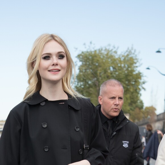 Elle Fanning - Célébrités à la sortie du défilé L'Oréal lors de la Fashion Week de Paris (PFW), à Paris, France, le 30 septembre 2018.
