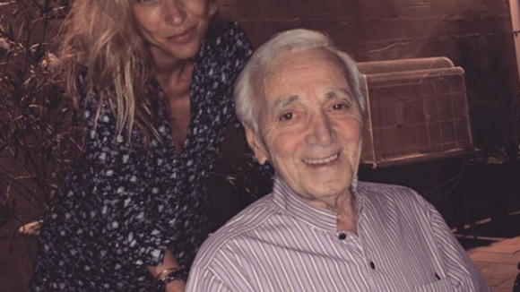Charles Aznavour : Laura Smet pleure la mort du "père spirituel" de Johnny