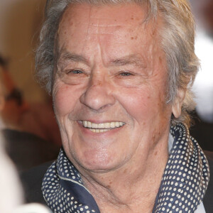 Semi-exclusif - Alain Delon - Célébrités lors de l'inauguration de la grande roue de Paris, France, le 17 novembre 2017. © Christophe Aubert/Bestimage