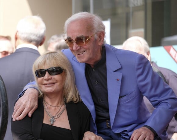 Charles Aznavour avec sa fille Seda lors de la remise de son étoile sur le Hollywood Walk of Fame à Los Angeles, le 24 août 2017. © Ringo Chiu via Zuma Press/Bestimage24/08/2017 - Los Angeles