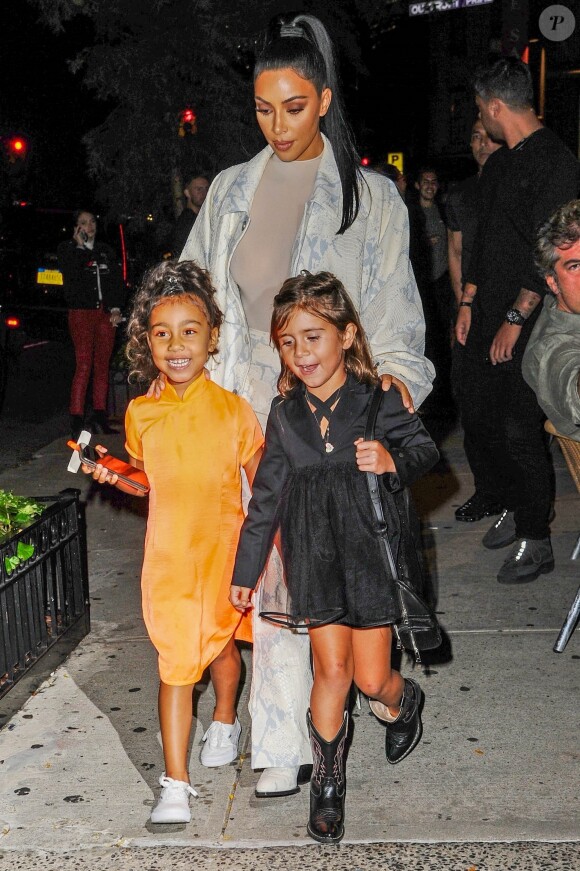 Kim Kardashian est allée diner avec sa fille North West et sa soeur K. Kardashian accompagnée de sa fille Penelope au restautrant Cipriani à New York, le 29 septembre 2018