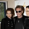 Exclusif - Laura Smet, Johnny Hallyday et Laeticia Hallyday - Vente aux enchères des poupées "Frimousses des créateurs" au profit de l'Unicef à l'hôtel des ventes Drouot, à Paris, le 13 décembre 2011.