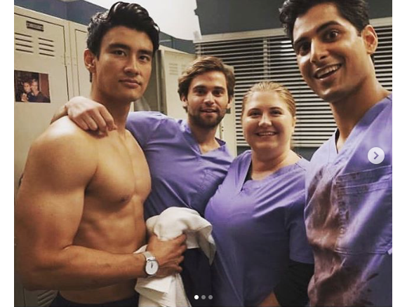 Alex Landi sur le tournage de la 15e saison de Grey's Anatomy, un cliché dévoilé le 7octobre 2018.