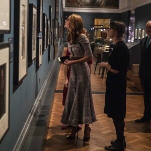 Kate Middleton, duchesse de Cambridge, assiste à l'ouverture du département de la photographie du V&A (Victoria and Albert) Museum à Londres, le 10 octobre 2018.