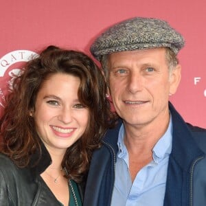 Charles Berling et sa compagne Pauline Cheviller - 96ème Qatar Prix de l'Arc de Triomphe à l'Hippodrome de Chantilly le 1er octobre 2017. © Coadic Guirec/Bestimage