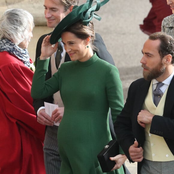 Pippa Middleton (enceinte) avec son frère James et son mari James Matthews - Les invités arrivent à la chapelle St. George pour le mariage de la princesse Eugenie d'York et Jack Brooksbank au château de Windsor, Royaume Uni, le 12 octobre 2018.