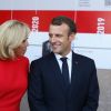 Le président de la République française Emmanuel Macron et sa femme la première dame Brigitte Macron visitent la Maison Charles-Aznavour à Erevan, Arménie, le 11 octobre 2018. © Dominique Jacovides/Bestimage