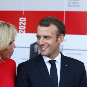 Le président de la République française Emmanuel Macron et sa femme la première dame Brigitte Macron visitent la Maison Charles-Aznavour à Erevan, Arménie, le 11 octobre 2018. © Dominique Jacovides/Bestimage