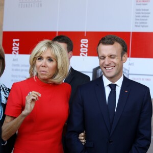 Le président de la République française Emmanuel Macron et sa femme la première dame Brigitte Macron visitent la Maison Charles-Aznavour à Erevan, Arménie, le 11 octobre 2018. © Dominique Jacovides/Bestimage