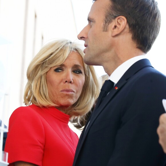 Le président de la République française Emmanuel Macron et sa femme la première dame Brigitte Macron visitent la Maison Charles-Aznavour à Erevan, Arménie, le 11 octobre 2018. © Dominique Jacovides/Bestimage