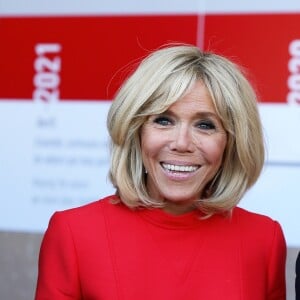 Le président de la République française Emmanuel Macron et sa femme la première dame Brigitte Macron visitent la Maison Charles-Aznavour à Erevan, Arménie, le 11 octobre 2018. © Dominique Jacovides/Bestimage