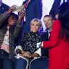 Le président de la République française Emmanuel Macron et sa femme la première dame Brigitte Macron assistent au concert en hommage à Charles Aznavour sur la place de la Répulique à Erevan, Arménie, le 11 octobre 2018. © Dominique Jacovides/Bestimage
