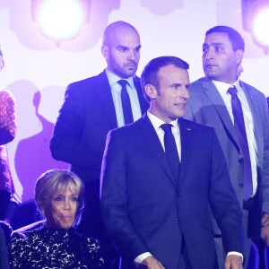 Le président de la République française Emmanuel Macron et sa femme la première dame Brigitte Macron assistent au concert en hommage à Charles Aznavour sur la place de la Répulique à Erevan, Arménie, le 11 octobre 2018. © Dominique Jacovides/Bestimage