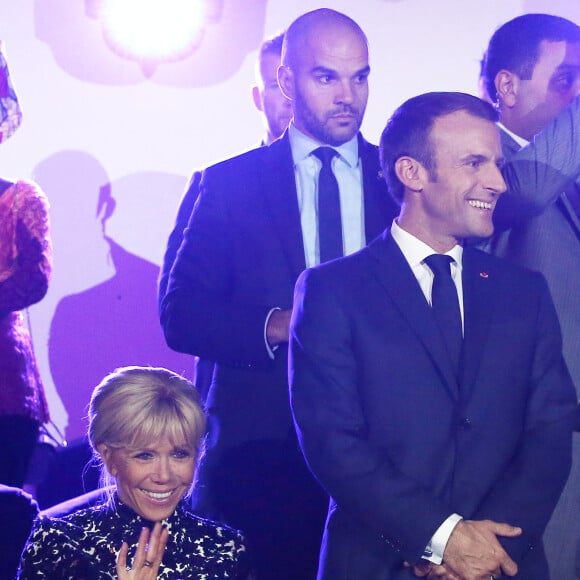 Le président de la République française Emmanuel Macron et sa femme la première dame Brigitte Macron assistent au concert en hommage à Charles Aznavour sur la place de la Répulique à Erevan, Arménie, le 11 octobre 2018. © Dominique Jacovides/Bestimage