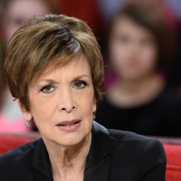 Info - Catherine Laborde atteinte de la maladie de Parkinson - Catherine Laborde - Enregistrement de l'émission "Vivement Dimanche" à Paris le 10 février 2016 et qui sera diffusée le 14 février 2016. © Coadic Guirec/Bestimage