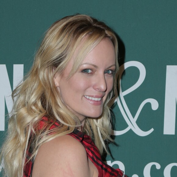 Stormy Daniels en promotion pour son livre "Full Disclosure" à la librairei "Barnes & Noble" à Los Angeles, le 4 octobre 2018.