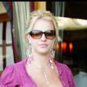 Britney Spears enceinte à Malibu. Juin 2005.