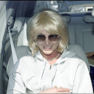 Britney Spears coiffée d'une perruque blonde à Los Angeles. Février 2007.