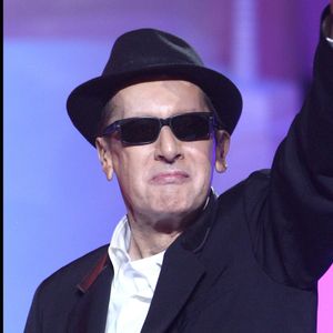 Alain Bashung doublement récompensé lors des Victoires de la musique à Paris, le 28 février 2009.
