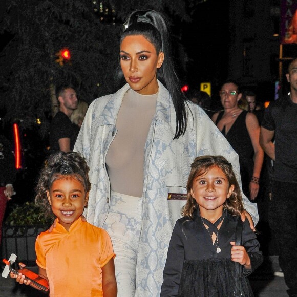 Kim Kardashian est allée diner avec sa fille North West et sa soeur K. Kardashian accompagnée de sa fille Penelope au restautrant Cipriani à New York, le 29 septembre 2018.