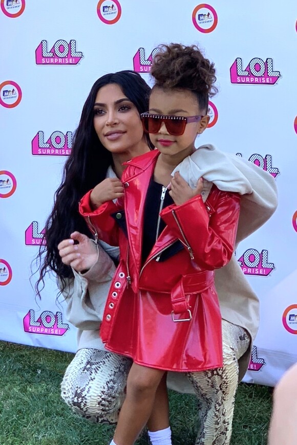 Exclusif - Kim Kardashian et sa fille North West lors du LOL Kids Fashion Show à Los Angeles le 22 septembre 2018.